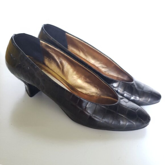 Joan & David Italian Black Croc Print Leather Pumps-Hand Made in Italy; size 7B - Picture 4 of 15